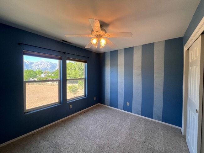 Building Photo - 1678 N Hwy 395