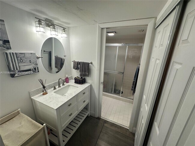 Building Photo - 2278 SE 27th Dr