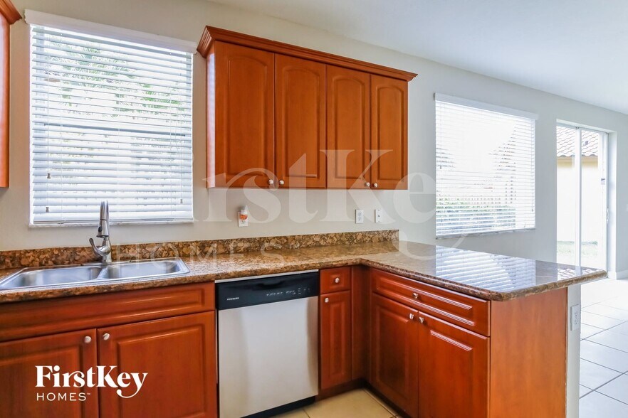 Building Photo - 4997 SW 136th Terrace