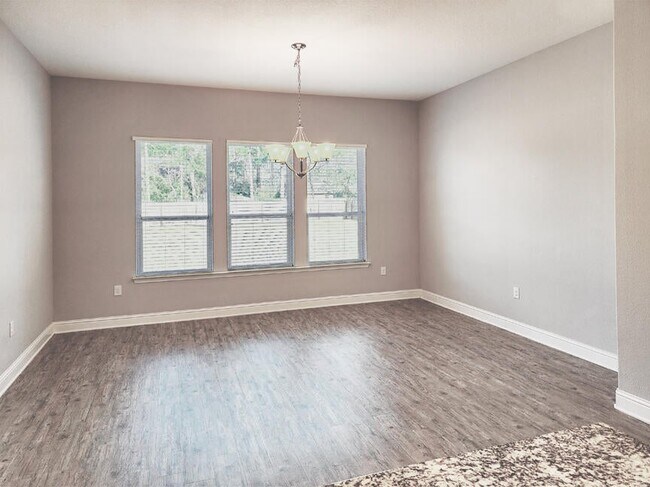 Building Photo - 8748 Estrada St