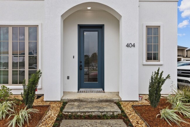 Building Photo - COMING SOON in SUGAR MILL POND!