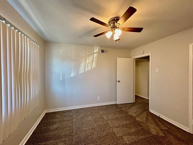 Building Photo - 3629 N MacGregor Way
