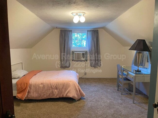 Building Photo - 6644 Sutherland Ave