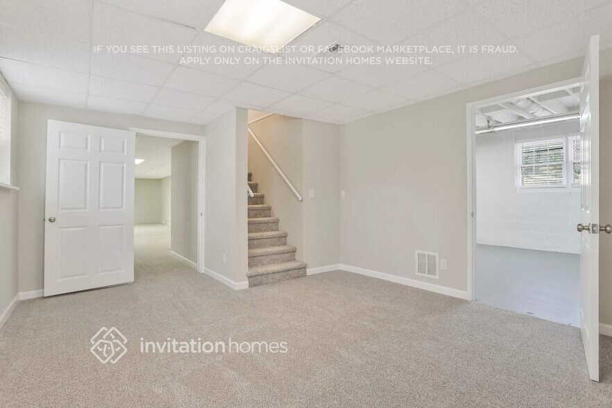 Building Photo - 3647 Mill Lake Dr