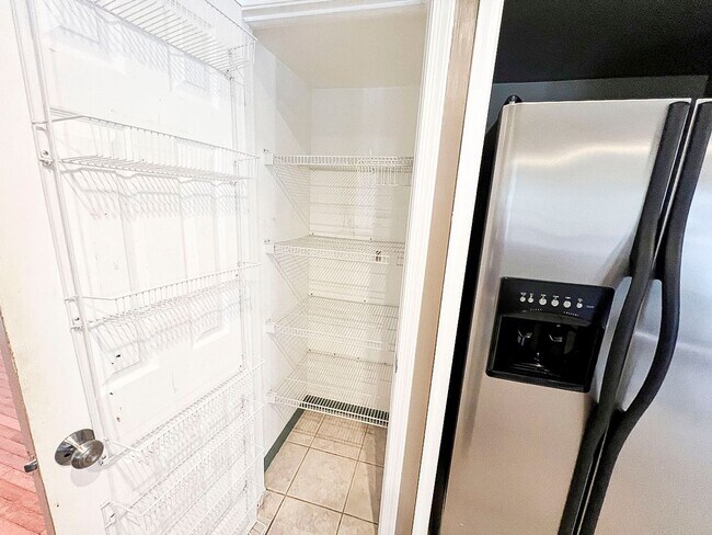 Building Photo - 3502 Old Jones Rd