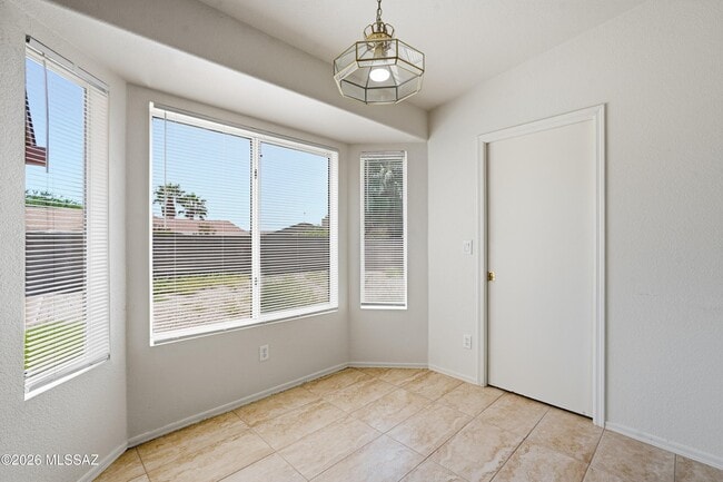 Building Photo - 10008 E Moonstruck Way