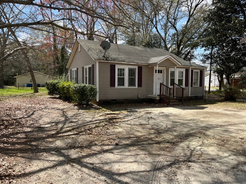 Building Photo - 1223 Ousleydale Rd
