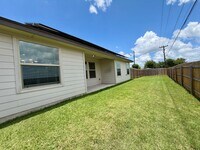 Building Photo - 829 Ibis Falls Loop