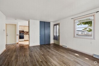 Building Photo - 915/917 Byrd Avenue
