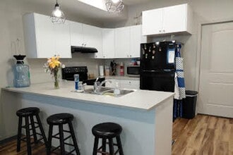 Building Photo - Townhome Apartments