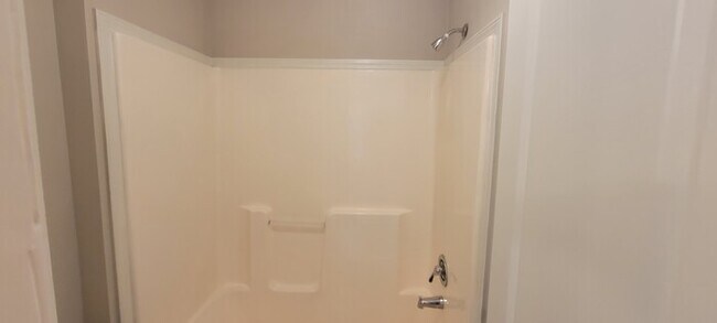 Building Photo - COMING SOON: Renovated 3BR 2BA Home w/ 2-Car Garage • Open-Concept Kitchen in Griffin