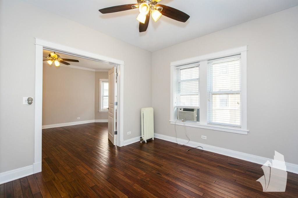 Building Photo - 538 W Cornelia Ave