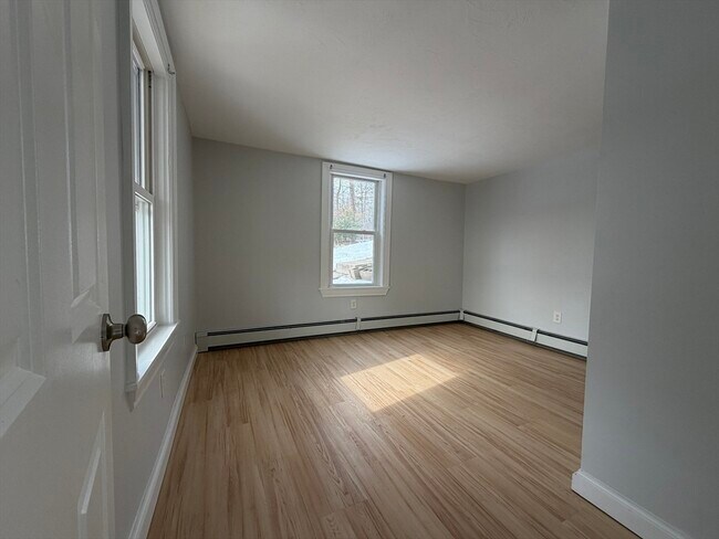 Building Photo - 12 Community Way