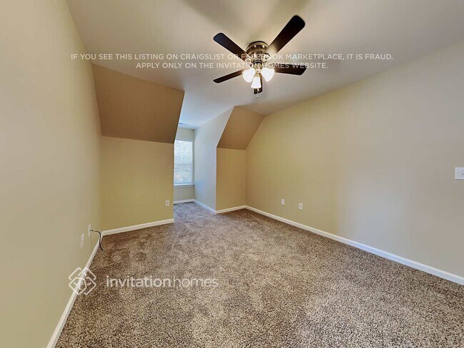 Building Photo - 1303 Oakshade Ave