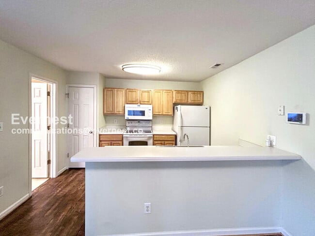 Building Photo - 1804 Westgate Cir