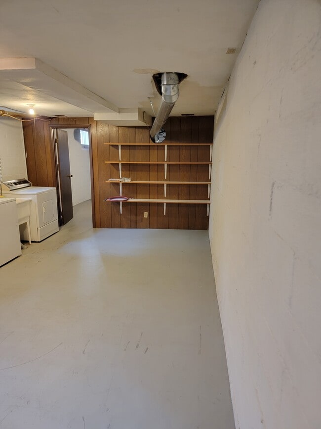 Building Photo - 4850 S 28th Ave