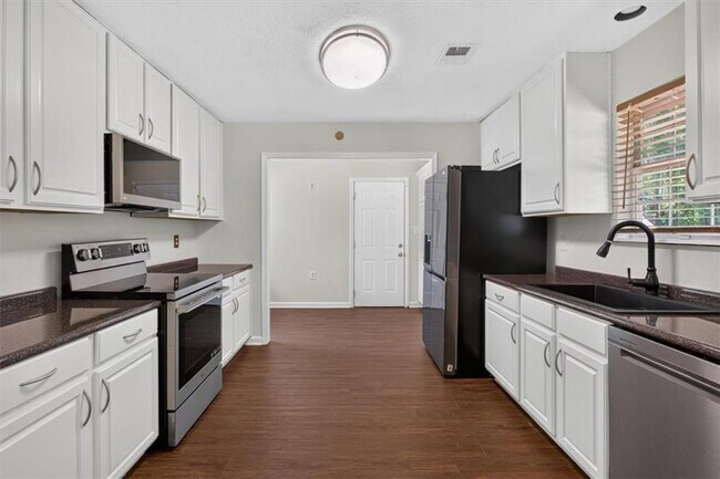 Building Photo - 115 Hubbard Dr
