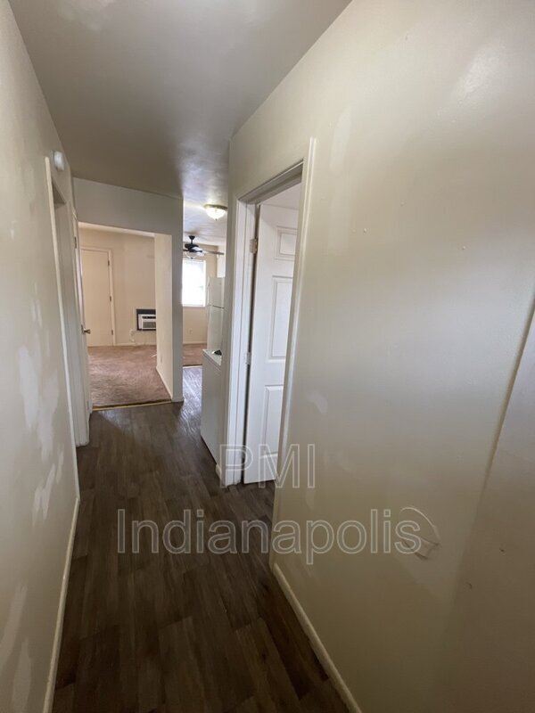 Building Photo - 122 W William Dr