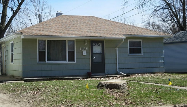 Primary Photo - 2 Bedroom 1 Bathroom House