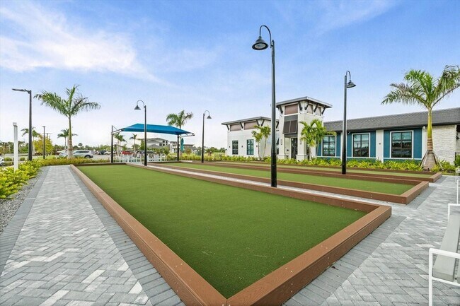Building Photo - 12320 Wellen Golf St