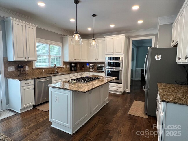 Building Photo - 1212 Toteros Dr