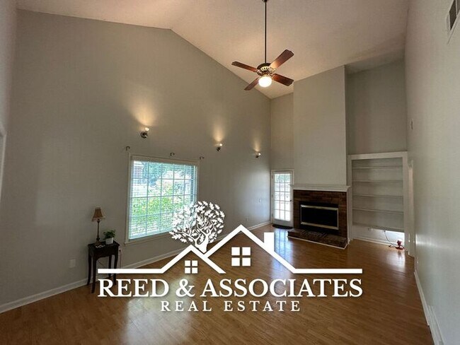 Building Photo - Collierville Townhouse Located on Corner Lot!