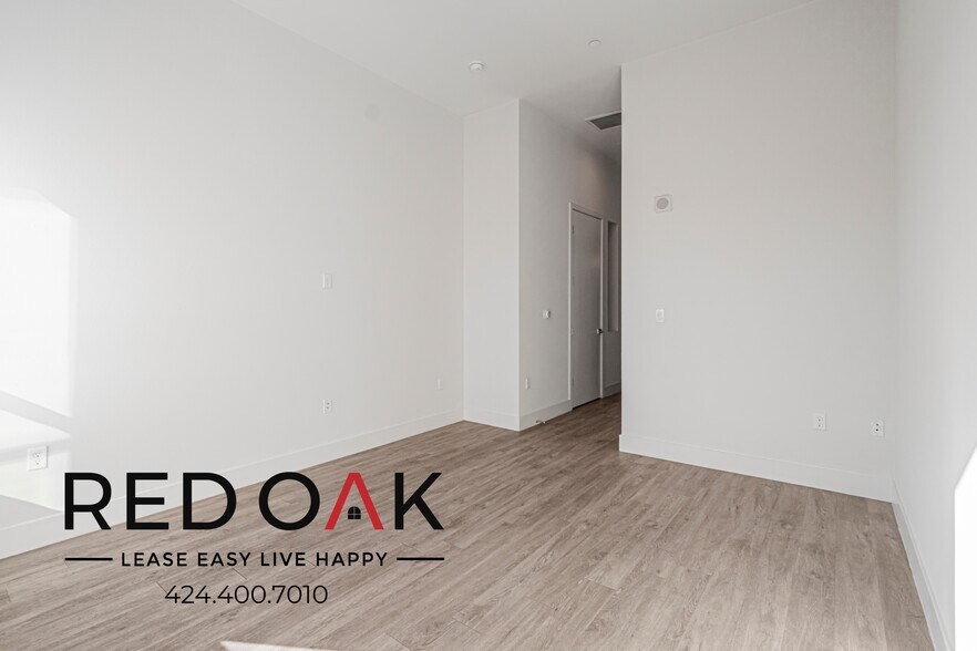 Building Photo - 1331 W 7th St