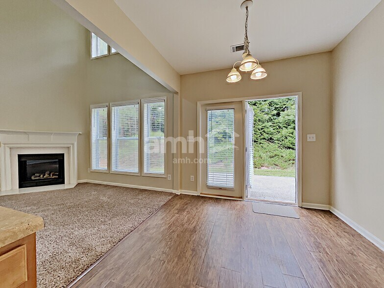 Building Photo - 2313 Worrall Hill Dr