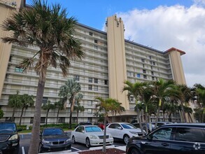 Building Photo - 10680 S Ocean Dr