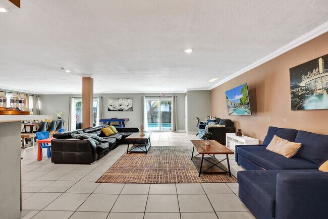 Building Photo - 5415 Harrison St