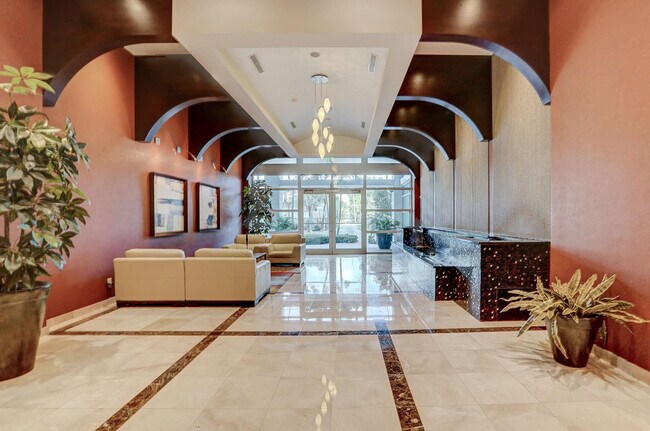 Building Photo - 315 NE 3rd Ave