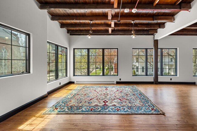 Building Photo - Thiel on 9th