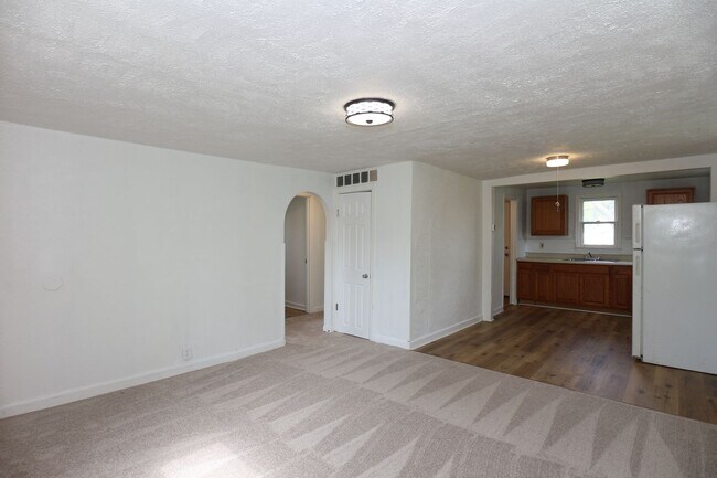 Building Photo - 021