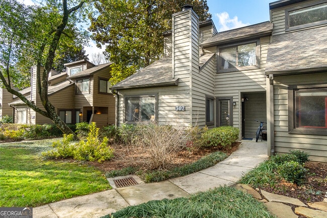 Building Photo - 302 Cedar Chase Cir NE