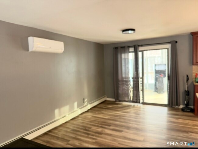 Building Photo - 143 Maple Ave