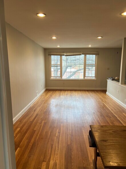Primary Photo - 109 Webster St NE