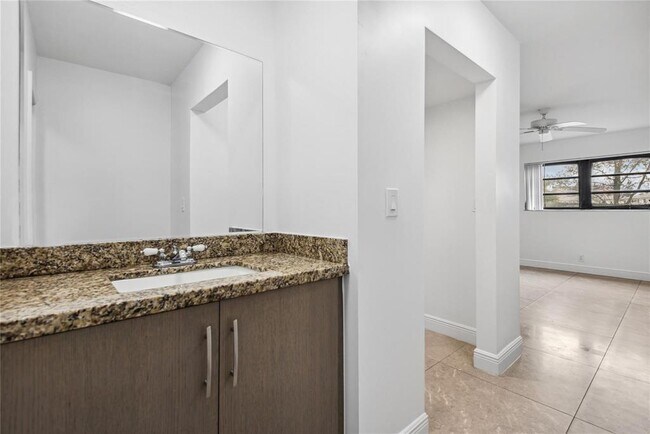 Building Photo - 9150 NW 38th Dr