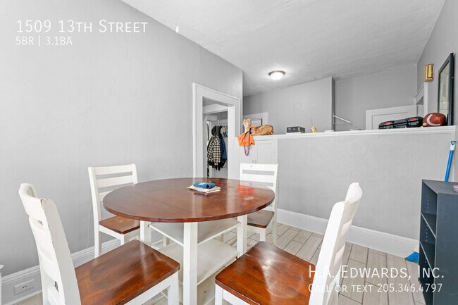 Building Photo - 1509 13th St