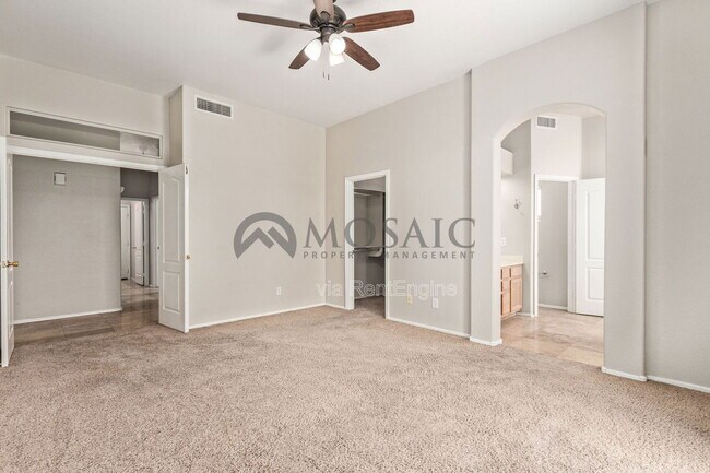 Building Photo - 1112 N Wade Dr