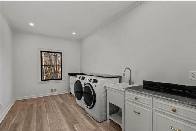 Building Photo - 5425 Hoylake Ct