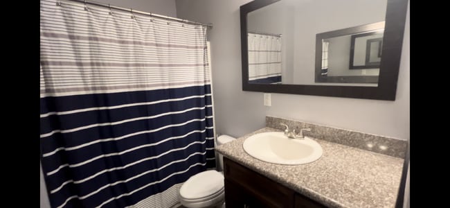 Building Photo - Fabulous NE Portland 2 bedroom 2 bathroom ...