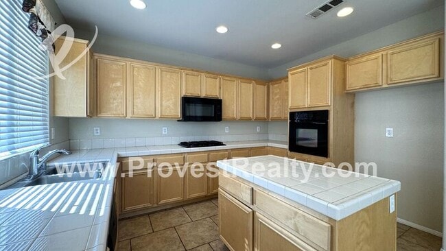 Building Photo - 13859 Lobelia Way