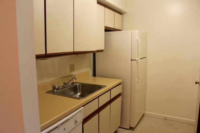 Building Photo - 1034 Blue Ridge Dr