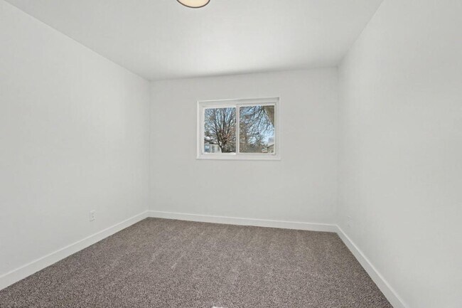 Building Photo - 4601 Curundu Ave