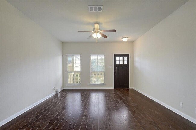 Building Photo - 8528 White Ibis Dr