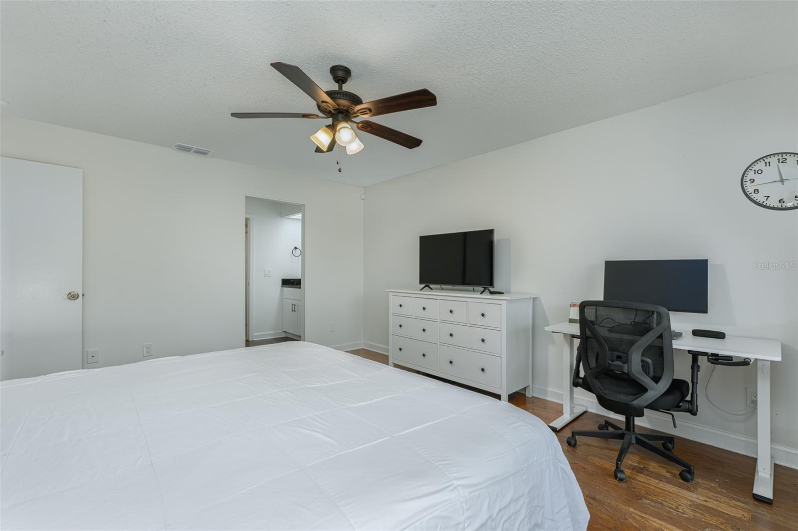 Building Photo - 2383 Sun Valley Cir