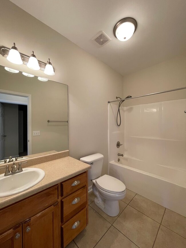 Building Photo - Cotton Creek - One Story Townhome!