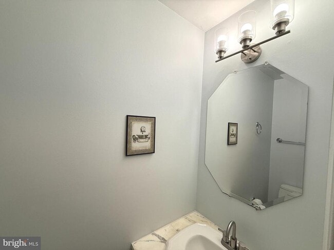 Building Photo - 4924 Van Walbeek Pl