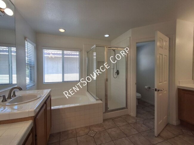 Building Photo - 24339 Alyssum Pl