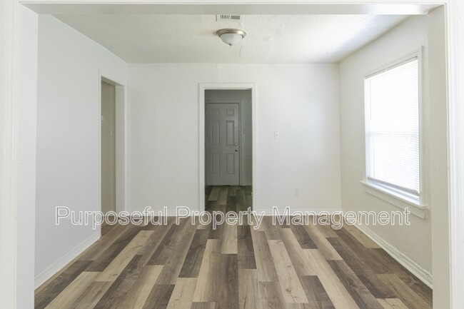 Building Photo - 2301 Granada Blvd